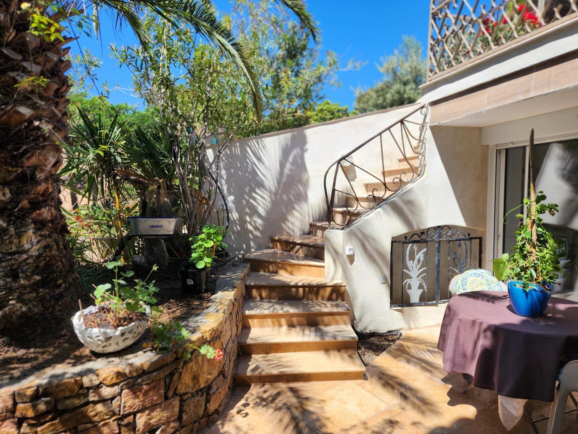 Les Rosieres Sainte Maxime-Golf De Saint Tropez, Climatisee Rom bilde