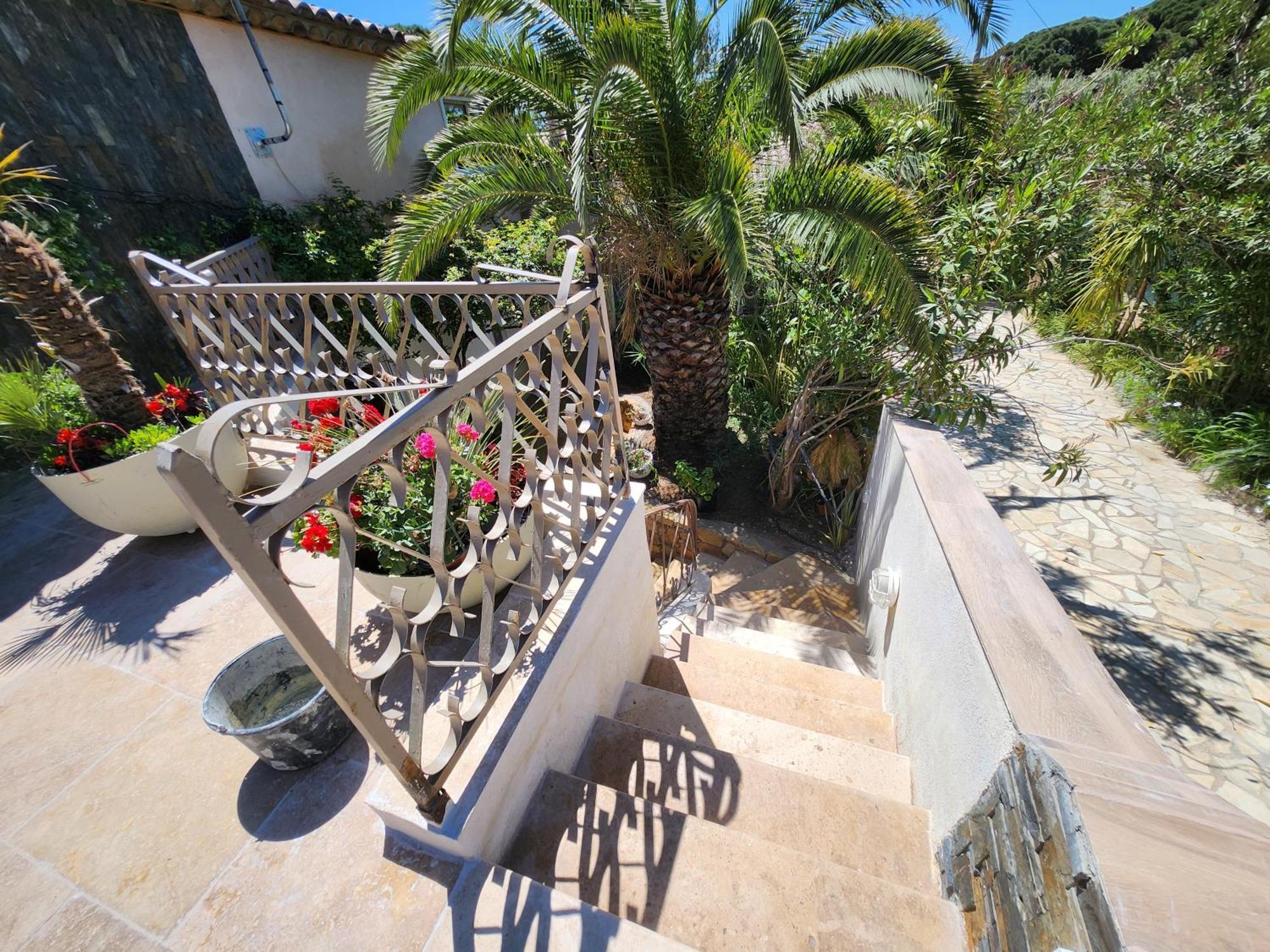 Les Rosieres Sainte Maxime-Golf De Saint Tropez, Climatisee Rom bilde